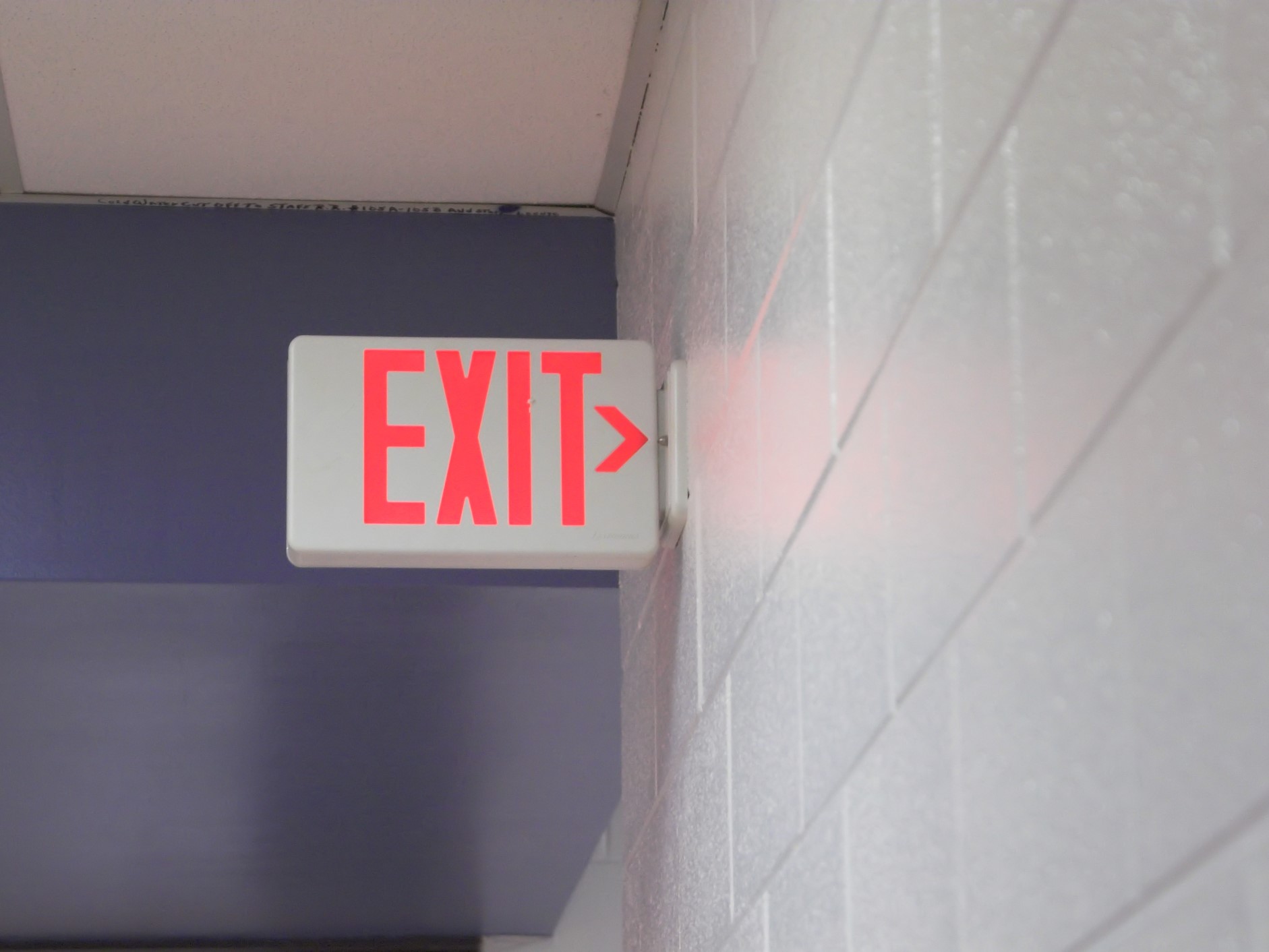 exit-sign-1528869